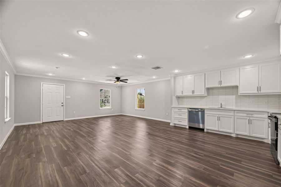 Spacious, unfurnished interior of a new home in , Houston (Image 21). Spacious, unfurnished interior of a new home in , Houston (Image 21).