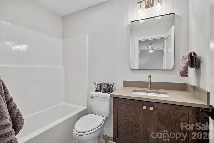 Similar Unit-Bedroom 3 Ensuite Bath