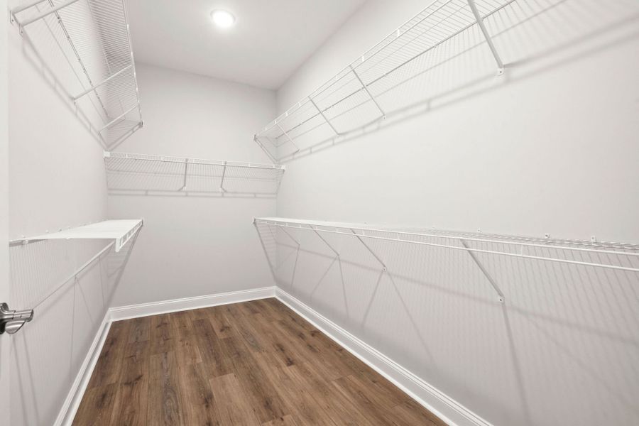 Spacious, unfurnished interior of a new home in Del Webb Savannah at Heartwood, Richmond Hill (Image 15).