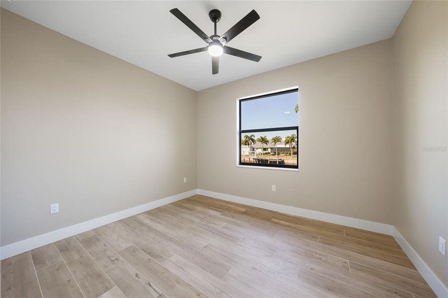 Spacious, unfurnished interior of a new home in , Port Charlotte (Image 35).