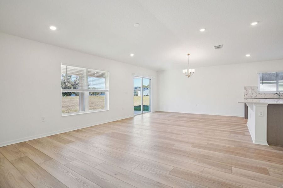 Spacious, unfurnished interior of a new home in Silver Lake Estates II, Leesburg (Image 5).
