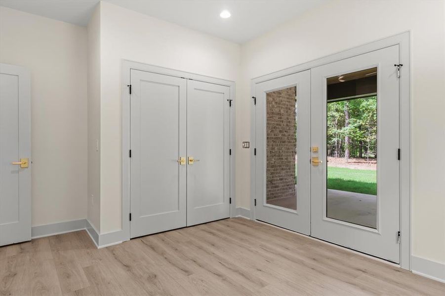 Spacious, unfurnished interior of a new home in , Grand Saline (Image 25).