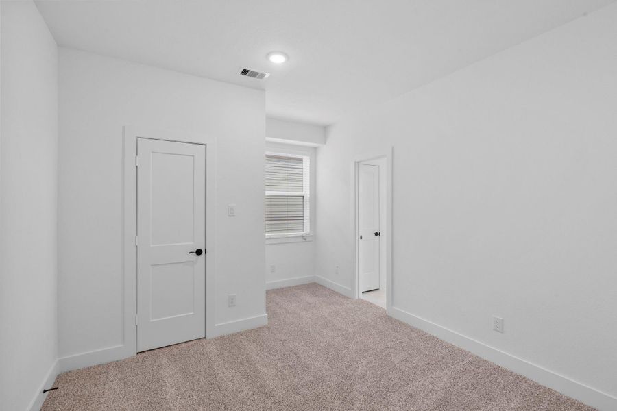 Spacious, unfurnished interior of a new home in Meridiana Chateau, Manvel (Image 23). Spacious, unfurnished interior of a new home in Meridiana Chateau, Manvel (Image 23).