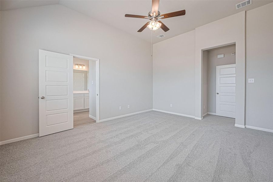 Spacious, unfurnished interior of a new home in Rollingbrook Estates, Baytown (Image 25). Spacious, unfurnished interior of a new home in Rollingbrook Estates, Baytown (Image 25).