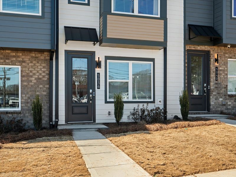 Representative exterior details of a home built from the Collins by Tri Pointe Homes in Southmont, Charlotte (Image 1). Representative exterior details of a home built from the Collins by Tri Pointe Homes in Southmont, Charlotte (Image 1).