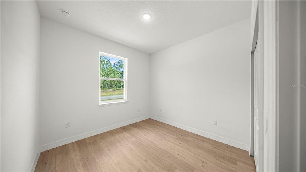 Spacious, unfurnished interior of a new home in , Citrus Springs (Image 28).