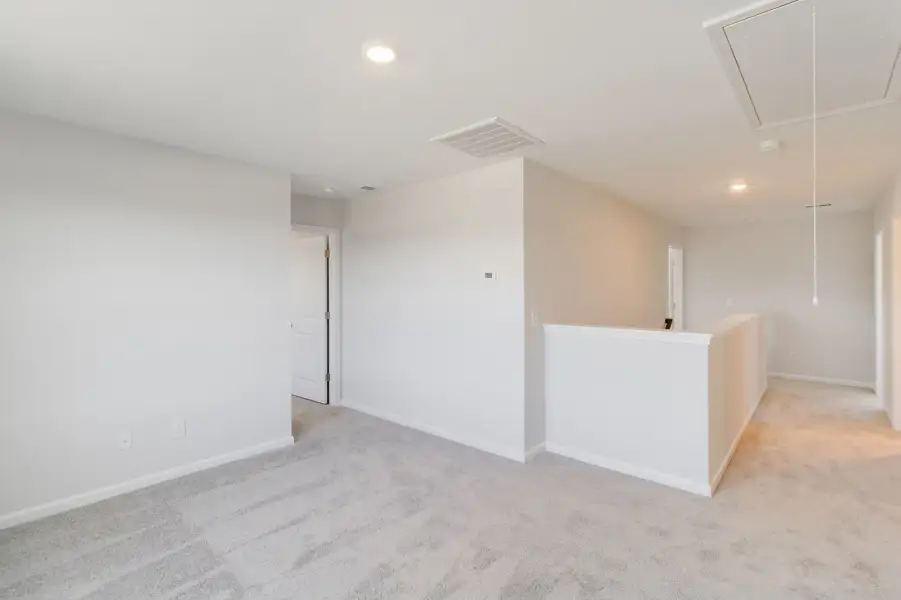 Spacious, unfurnished interior of a new home in Ellington, Elgin (Image 26).