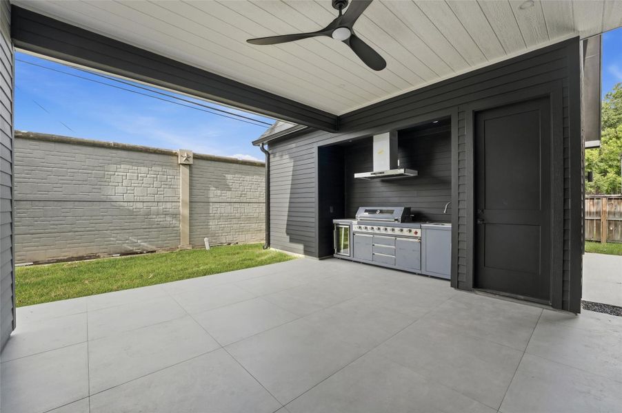 Exterior details and patio area of a home in , Houston (Image 31).
