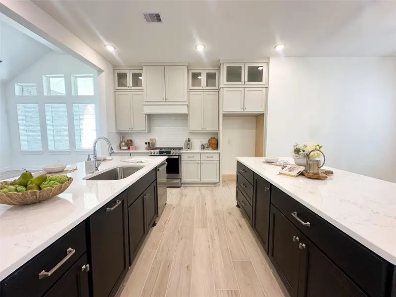 Furnished interior view inside a new home in Meridiana, Manvel (Image 11). Furnished interior view inside a new home in Meridiana, Manvel (Image 11).