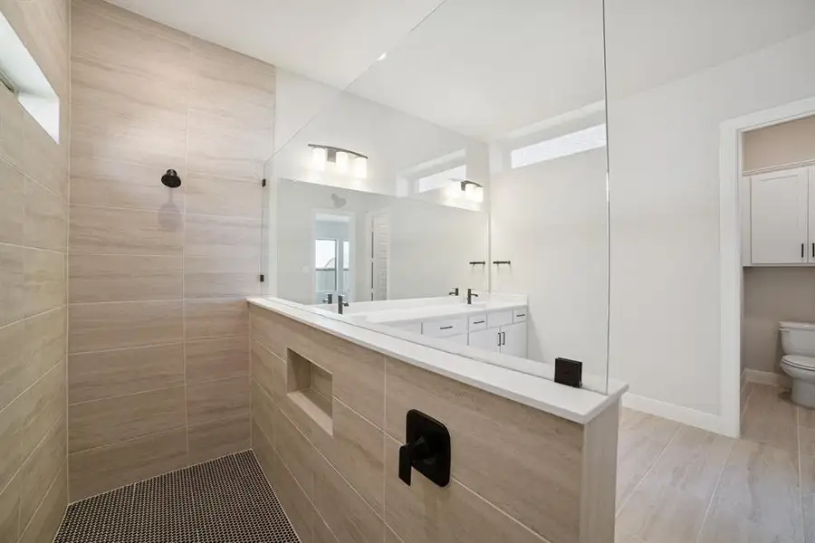 Furnished interior view inside a new home in Myrtle Creek, Waxahachie (Image 4). Furnished interior view inside a new home in Myrtle Creek, Waxahachie (Image 4).