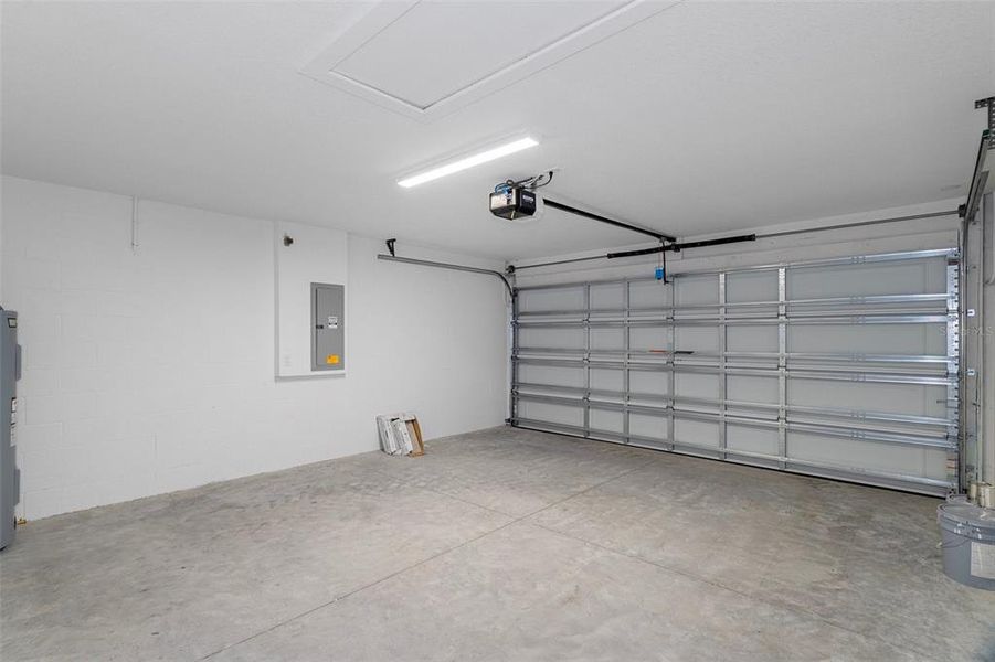 Spacious, unfurnished interior of a new home in , Brooksville (Image 15).