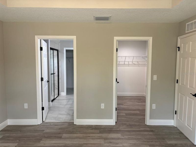 Spacious, unfurnished interior of a new home in , Beverly Hills (Image 24).