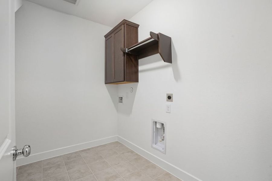 Spacious, unfurnished interior of a new home in Avalon at Cypress, Cypress (Image 31).