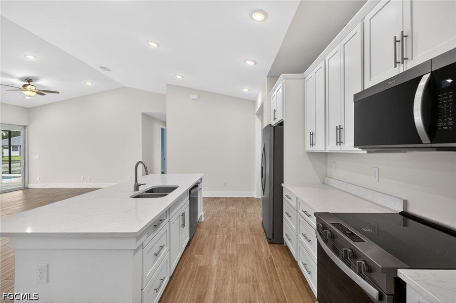 Furnished interior view inside a new home in Cape Coral, Cape Coral (Image 13).