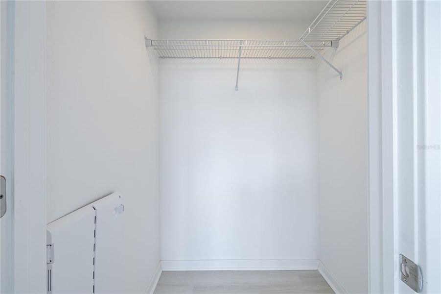 Spacious, unfurnished interior of a new home in , Orlando (Image 30).