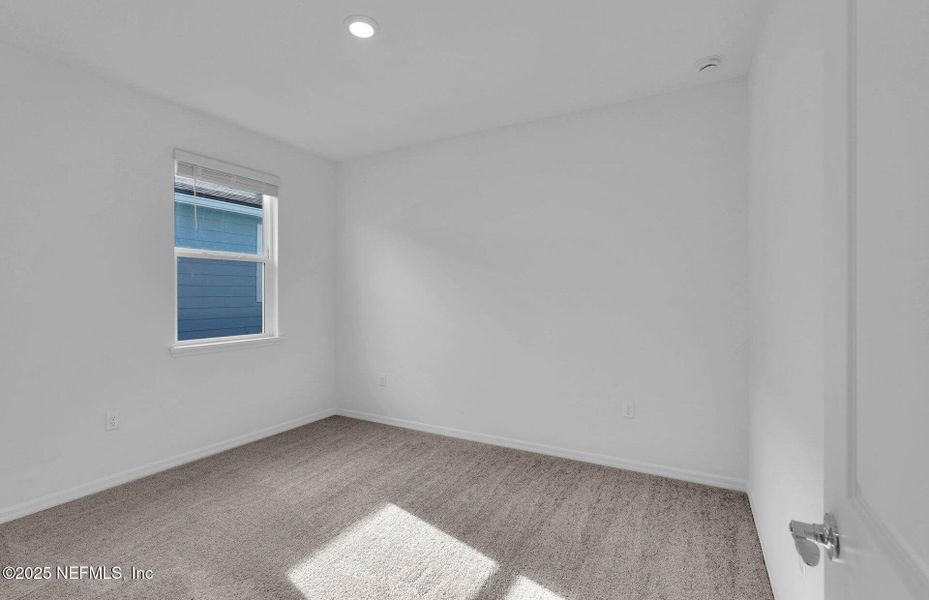 Spacious, unfurnished interior of a new home in Hyland Trail, Green Cove Springs (Image 16).