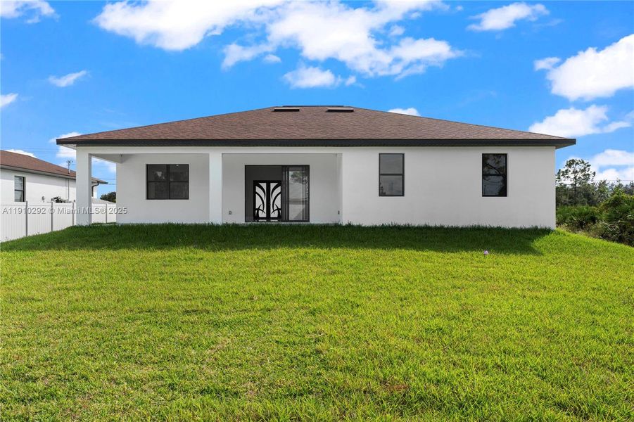 Exterior details and patio area of a home in , Lehigh Acres (Image 3).