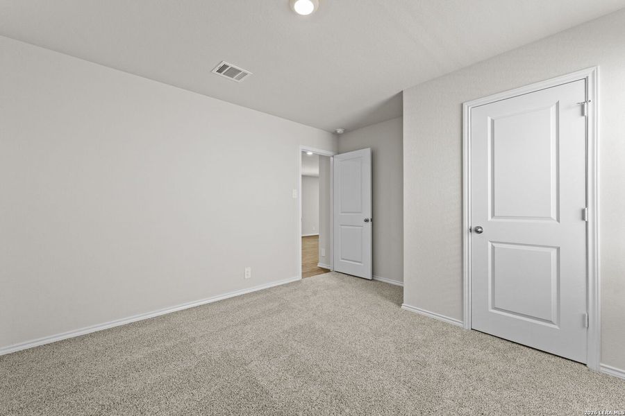 Spacious, unfurnished interior of a new home in Redbird Ranch, San Antonio (Image 16).