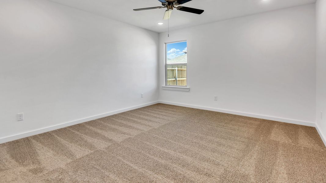 Spacious, unfurnished interior of a new home in Terra Vista, Lubbock (Image 17).
