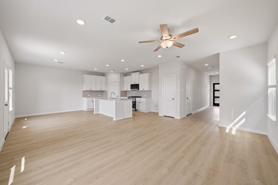 Spacious, unfurnished interior of a new home in Katy Reserve, Katy (Image 9). Spacious, unfurnished interior of a new home in Katy Reserve, Katy (Image 9).