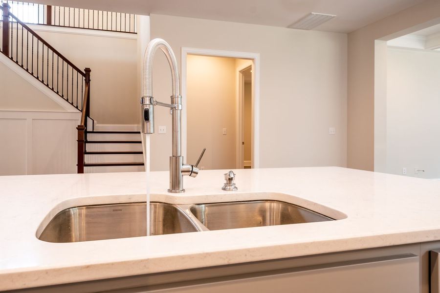 Representative interior finishes for a home built from the St Andrews with 3rd Floor Retreat by Greybrook Homes in Edmunds Farm, Clover (Image 33).