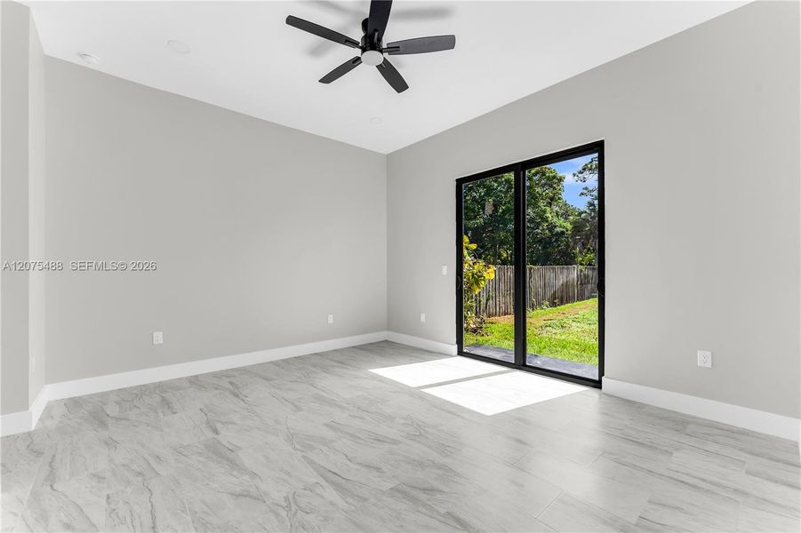 Spacious, unfurnished interior of a new home in , Fort Lauderdale (Image 21).