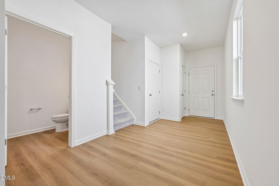 7-web-or-mls-Oakdale Dr-S2204-007 7-web-or-mls-Oakdale Dr-S2204-007
