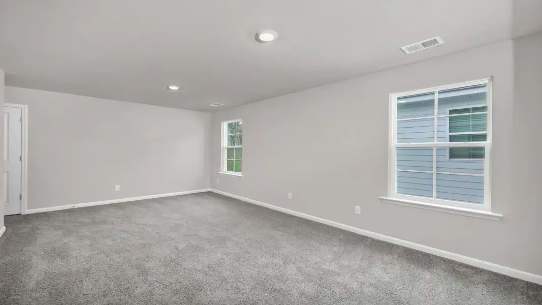 Spacious, unfurnished interior of a new home in Livingston Woods, Irmo (Image 21).