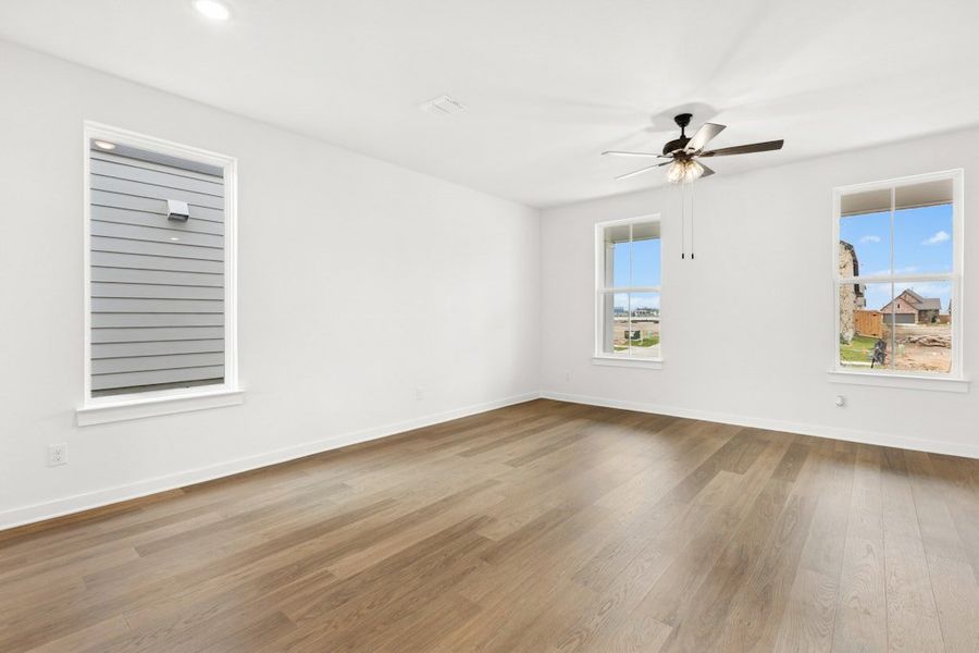 Spacious, unfurnished interior of a new home in Mayfair, New Braunfels (Image 15).