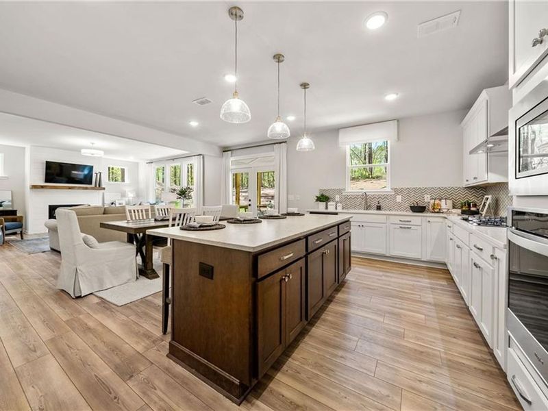 Furnished interior view inside a new home in Riverwood, Dallas (Image 12).