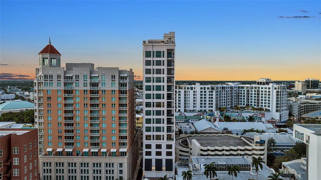 Condo located in Sarasota, FL showcasing its design and architecture (Image 27). Condo located in Sarasota, FL showcasing its design and architecture (Image 27).