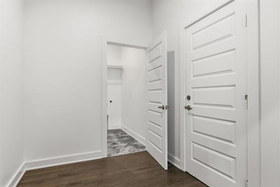 Spacious, unfurnished interior of a new home in , Dallas (Image 27).