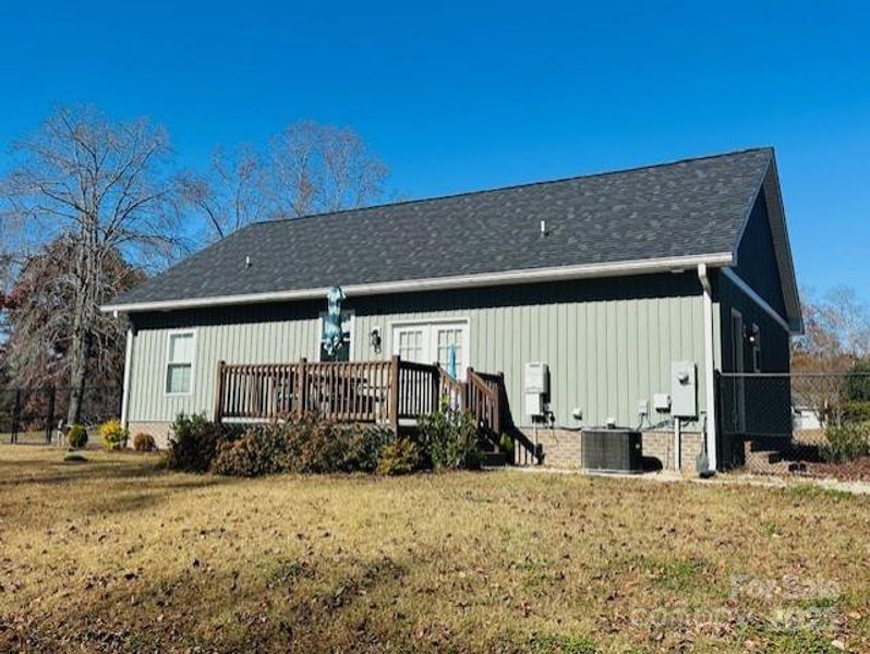 Exterior details and patio area of a home in , Grover (Image 2).