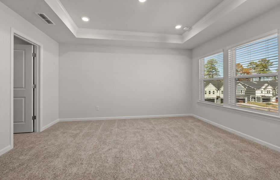 Representative unfurnished interior of a home built from the Broxton by Pulte Homes in Mailman Post, Knightdale (Image 17).