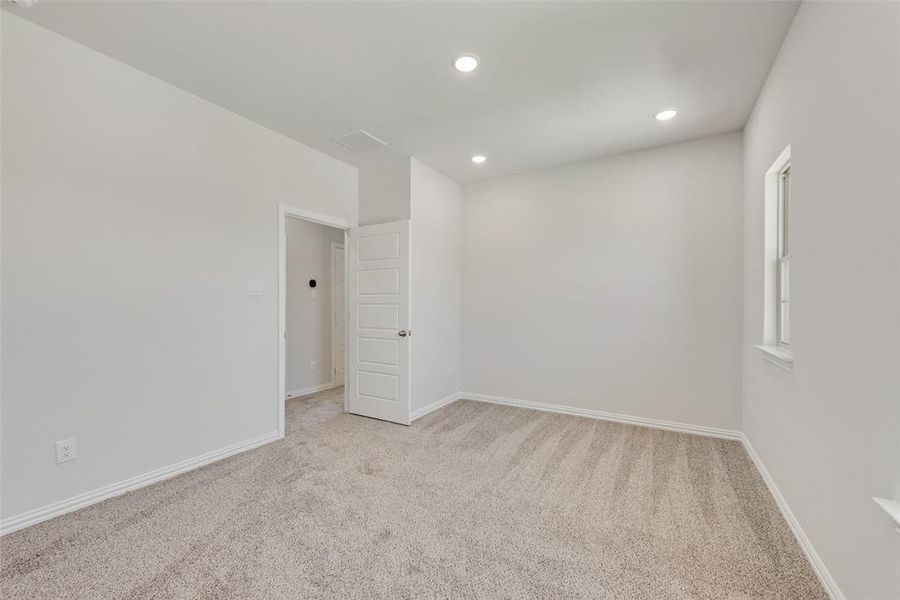 Spacious, unfurnished interior of a new home in Villages of Hurricane Creek, Anna (Image 23). Spacious, unfurnished interior of a new home in Villages of Hurricane Creek, Anna (Image 23).