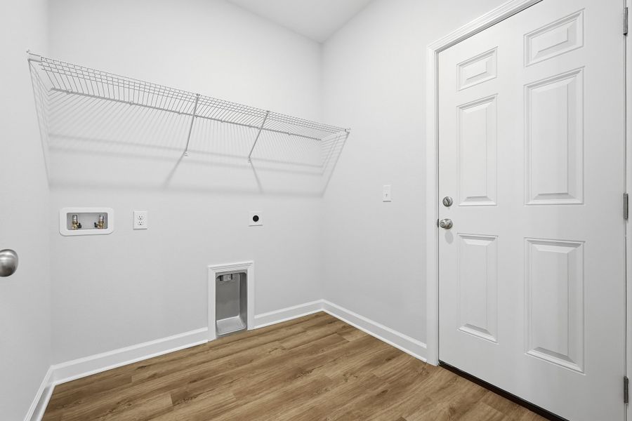 Spacious, unfurnished interior of a new home in , Crestview (Image 29).