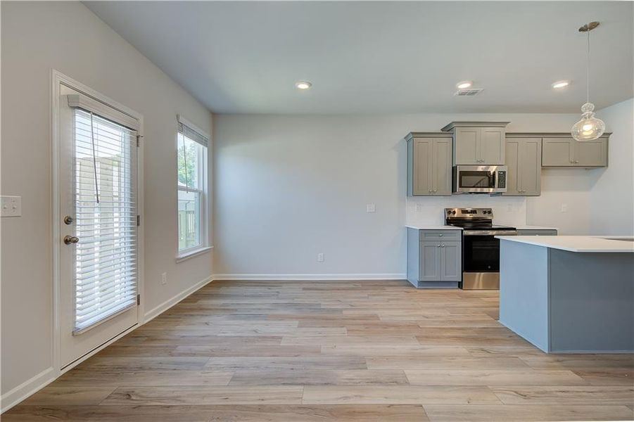 Spacious, unfurnished interior of a new home in Diamante, Stockbridge (Image 16).