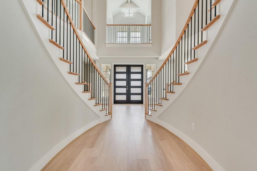 Spacious, unfurnished interior of a new home in Somerset Park, Rockwall (Image 23).