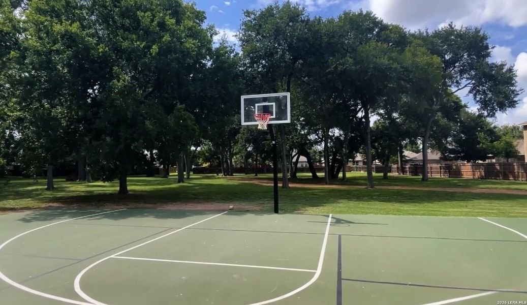 Community amenities in The Crossvine, Schertz (Image 38).