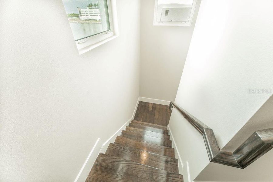 Spacious, unfurnished interior of a new home in , Tampa (Image 25).