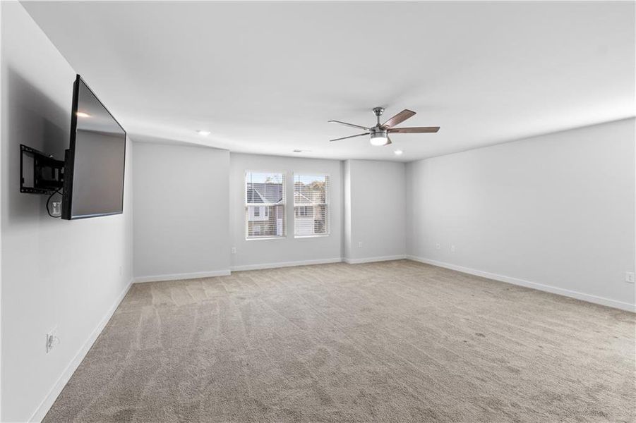 Spacious, unfurnished interior of a new home in The Enclave at Dial Farm Phase III, Walnut Grove (Image 12).