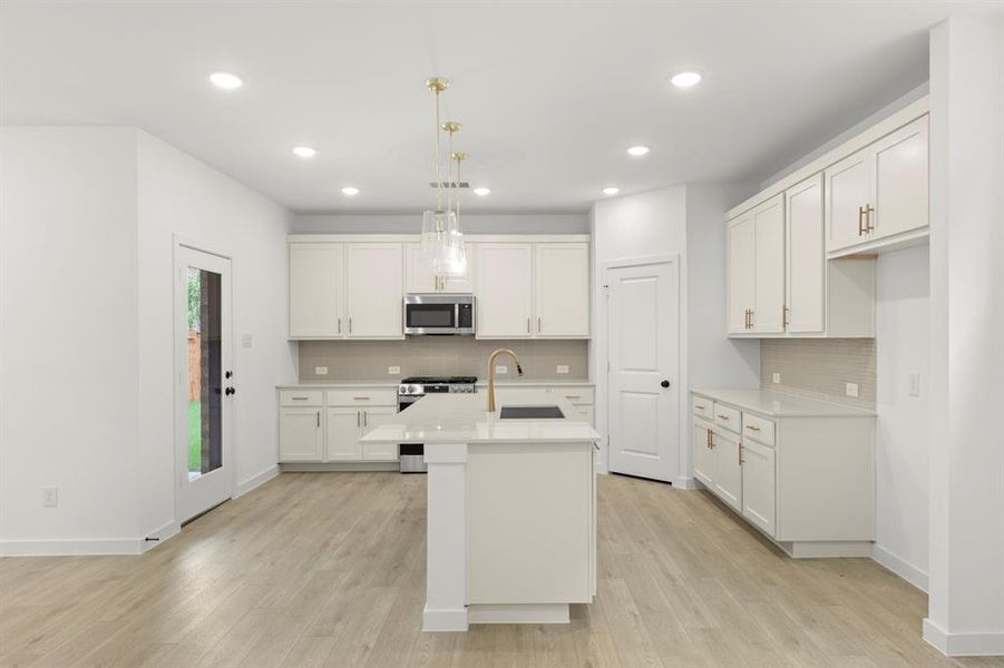 06. 14201 Gallatin - Kitchen