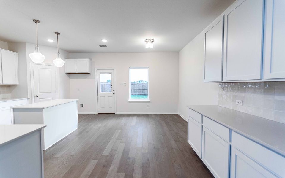 Spacious, unfurnished interior of a new home in Pebblebrook, Sherman (Image 24).