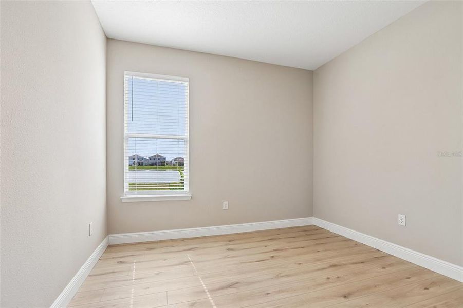 Spacious, unfurnished interior of a new home in Mangrove Manor, Apollo Beach (Image 23).