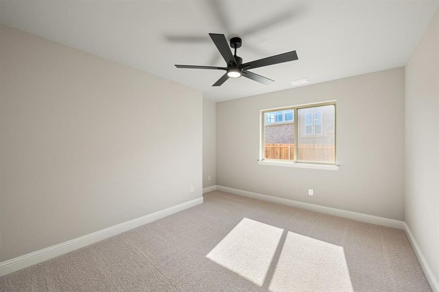 Spacious, unfurnished interior of a new home in Sable Creek, Sanger (Image 20).