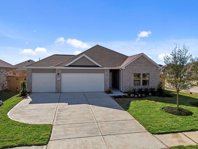 Front exterior of a new home in Arabella on the Prairie 60', Richmond, TX, highlighting curb appeal (Image 16).