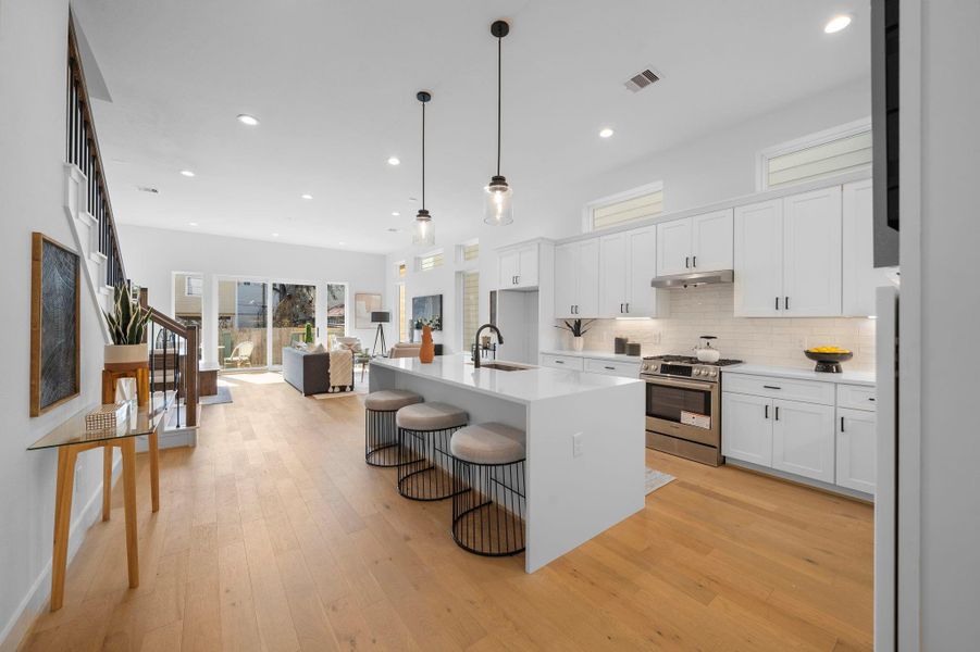 Photos show similar floor plan & alternative finishes from the previous development. Selections may vary.