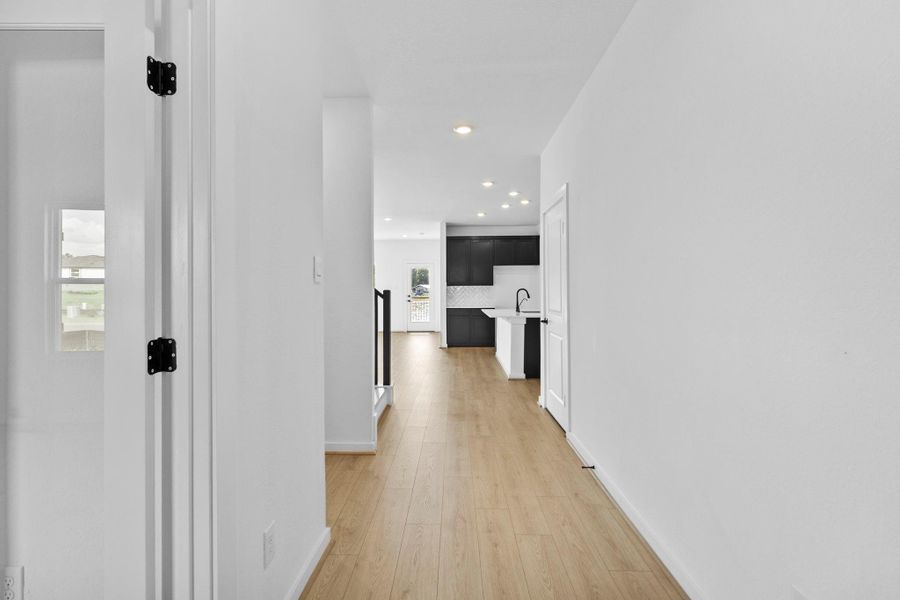 Spacious, unfurnished interior of a new home in Lake Conroe Cove, Willis (Image 13). Spacious, unfurnished interior of a new home in Lake Conroe Cove, Willis (Image 13).