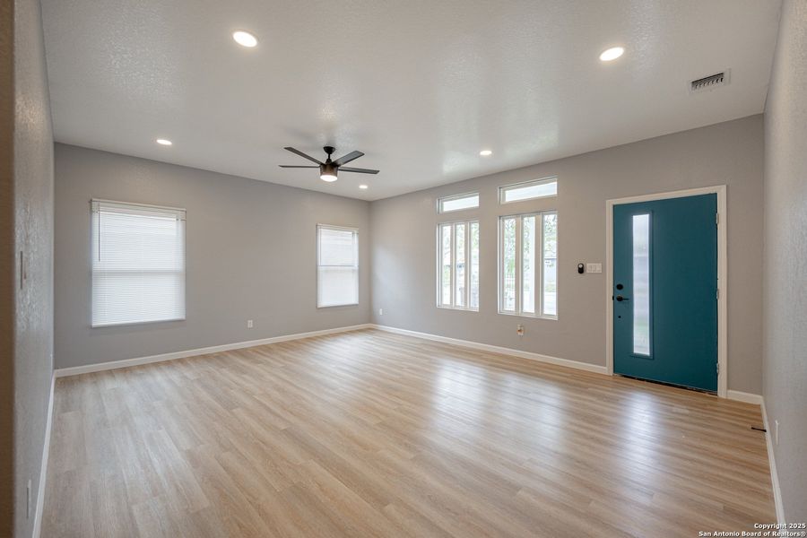 Spacious, unfurnished interior of a new home in , San Antonio (Image 15).