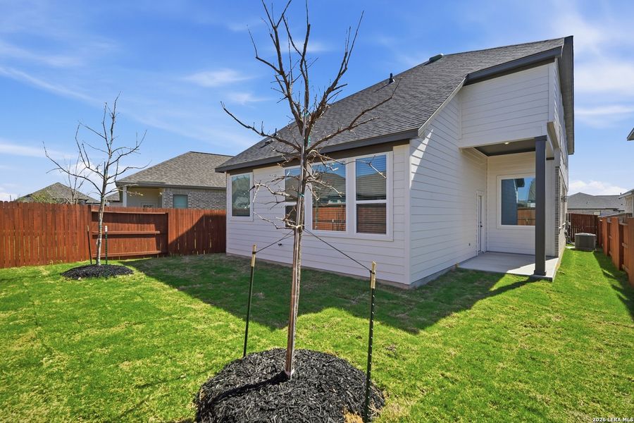 Exterior details and patio area of a home in Stillwater Ranch, San Antonio (Image 3).